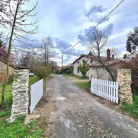 Le Terrier 250 M2 Grande Capacite 20 Couchages, 4500m2 De Terrain Holiday home