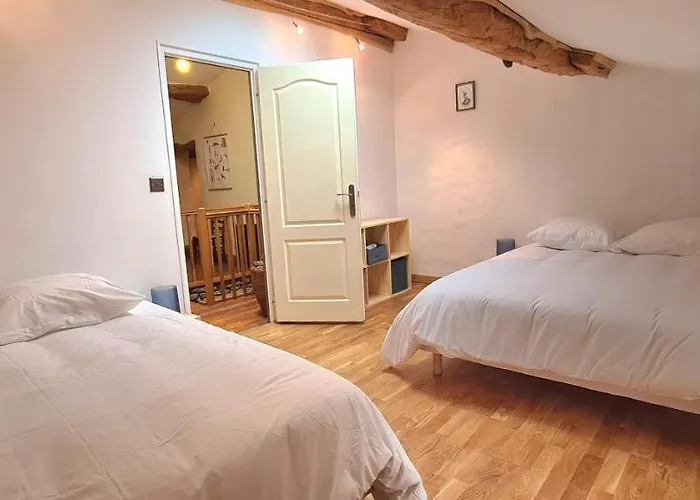 Le Terrier 250 M2 Grande Capacite 20 Couchages, 4500m2 De Terrain بيت للعطل