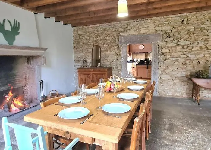 Le Terrier 250 M2 Grande Capacite 20 Couchages, 4500m2 De Terrain بيت للعطل