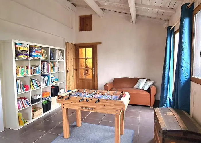 Le Terrier 250 M2 Grande Capacite 20 Couchages, 4500m2 De Terrain بيت للعطل