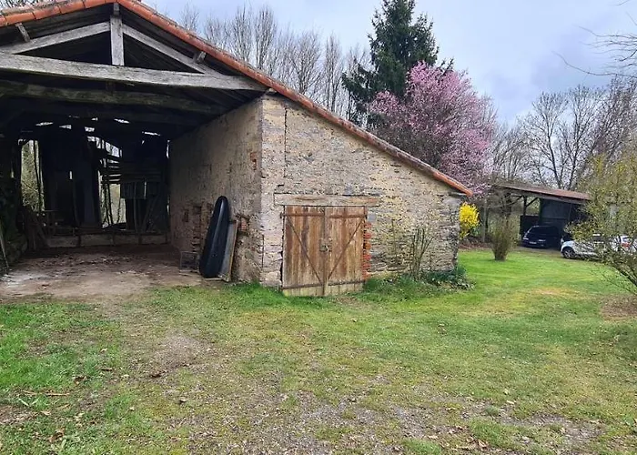 Le Terrier 250 M2 Grande Capacite 20 Couchages, 4500m2 De Terrain بيت للعطل