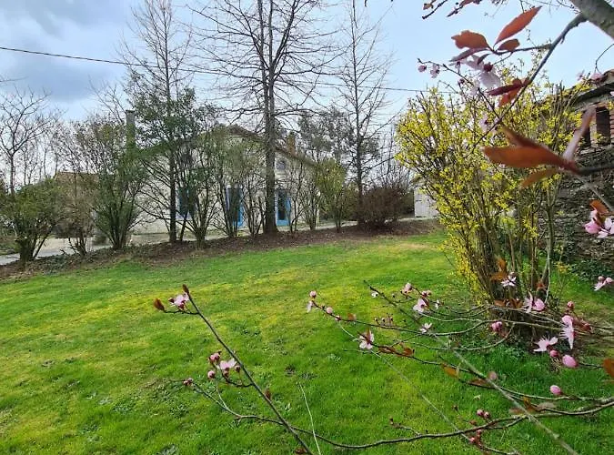 Le Terrier 250 M2 Grande Capacite 20 Couchages, 4500m2 De Terrain بيت للعطل