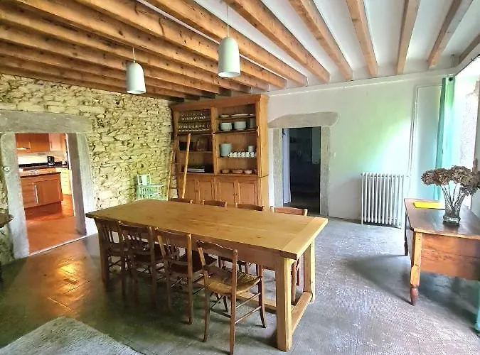 Le Terrier 250 M2 Grande Capacite 20 Couchages, 4500m2 De Terrain بيت للعطل *